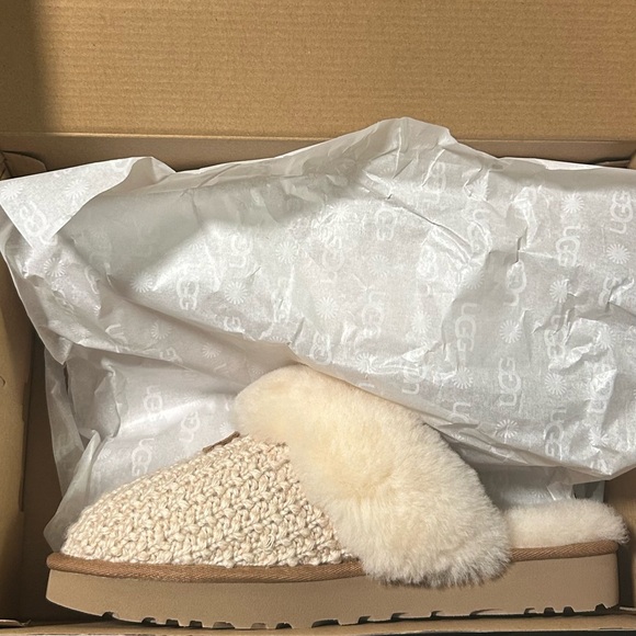 UGG Women's Cozy Slippers - Cream - Picture 9 of 11